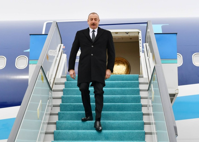 Prezident Rusiyaya GETDİ