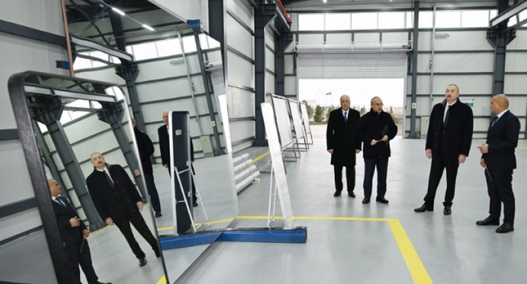 İlham Əliyev Sumqayıtda zavod açılışında iştirak edib